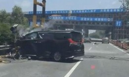 南昌爆料车祸新闻最新消息,多车相撞，现场情况紧急！