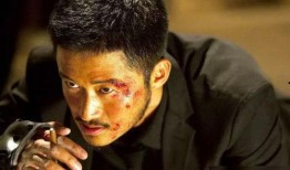 吴京爆料小时候挨打视频,勇敢面对挑战，成就武术巨星